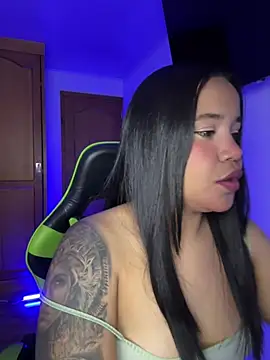 Snapshot of leila_22 chatting on 2, 7, 2026 leila 22 online show from 2, 7, 2026