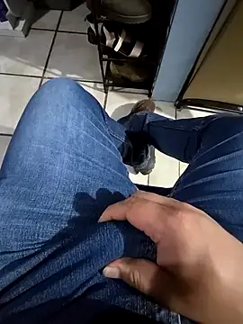 Snapshot of Pnstrokes chatting on 8, 2, 2025 Pnstrokes online show from 8, 2, 2025