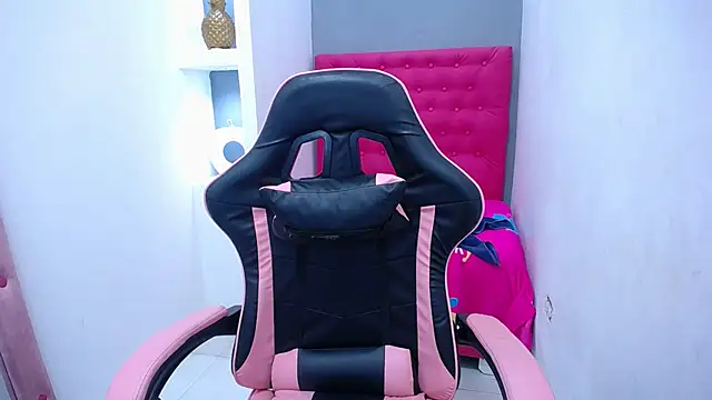 KatrinaQueen1 online show from 12, 1, 2026