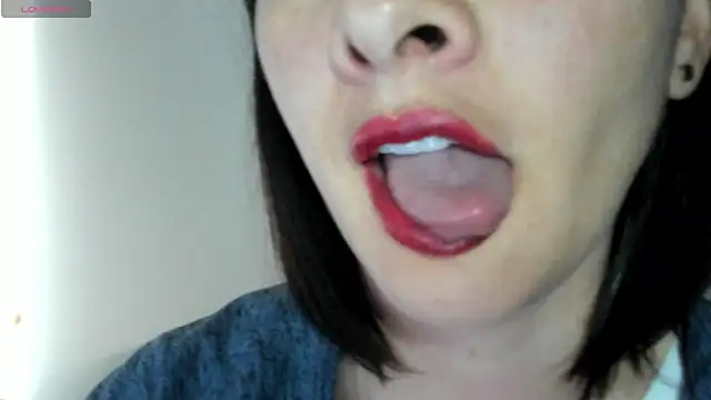 Snapshot of queen_fetish chatting on 15, 10, 2025 queen fetish online show from 15, 10, 2025