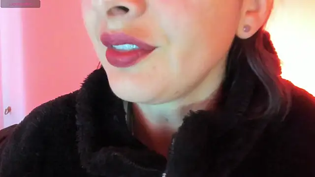 Snapshot of queen_fetish chatting on 12, 11, 2025 queen fetish online show from 12, 11, 2025