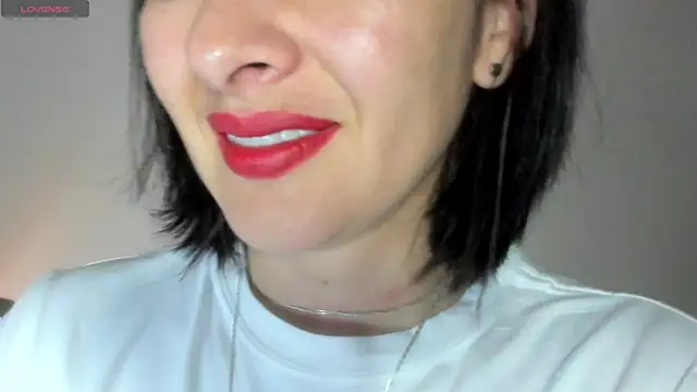 Snapshot of queen_fetish chatting on 5, 12, 2025 queen fetish online show from 5, 12, 2025