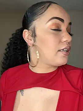 Snapshot of DestineeJayde chatting on 5, 1, 2025 DestineeJayde online show from 5, 1, 2025