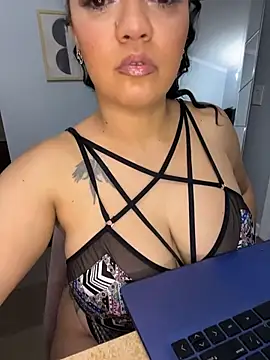 Snapshot of DestineeJayde chatting on 16, 10, 2025 DestineeJayde online show from 16, 10, 2025