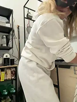 LadyScarlett-xk online show from 8, 12, 2024