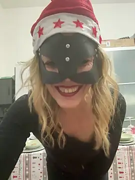 LadyScarlett-xk online show from 24, 12, 2024