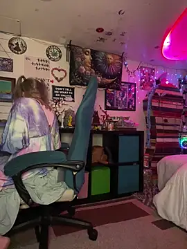 TrenaAnne online show from 23, 3, 2025