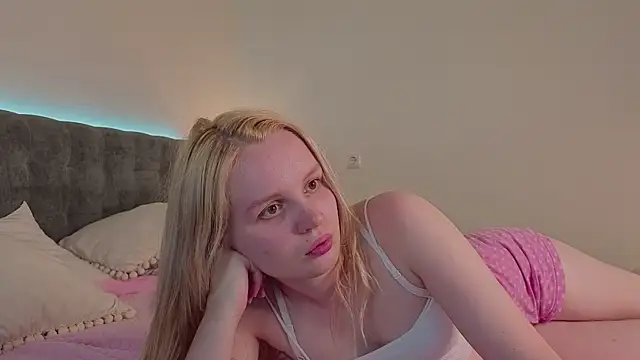 Snapshot of Beatrica_Klein chatting on 6, 7, 2026 Beatrica Klein online show from 6, 7, 2026