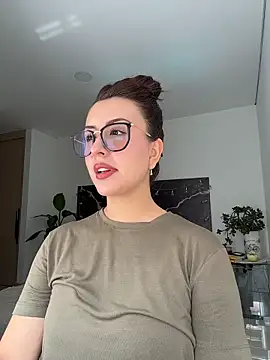 EmaSaenz online show from 18, 2, 2026