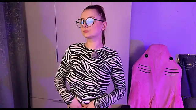 Snapshot of RozieRose chatting on 14, 10, 2025 RozieRose online show from 14, 10, 2025