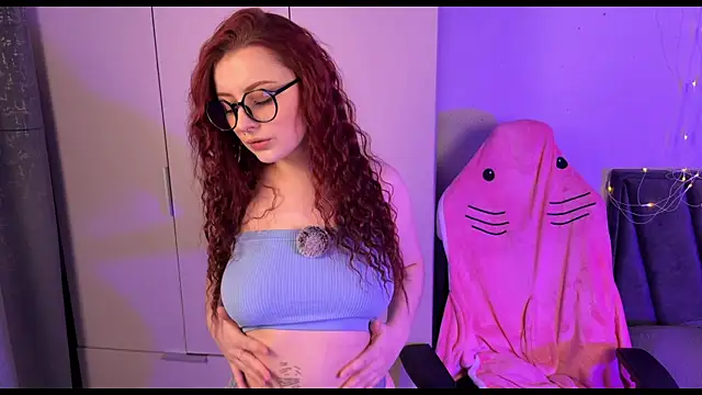 Snapshot of RozieRose chatting on 17, 10, 2025 RozieRose online show from 17, 10, 2025