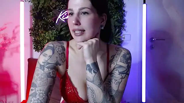 KiraKane1 online show from 13, 2, 2025