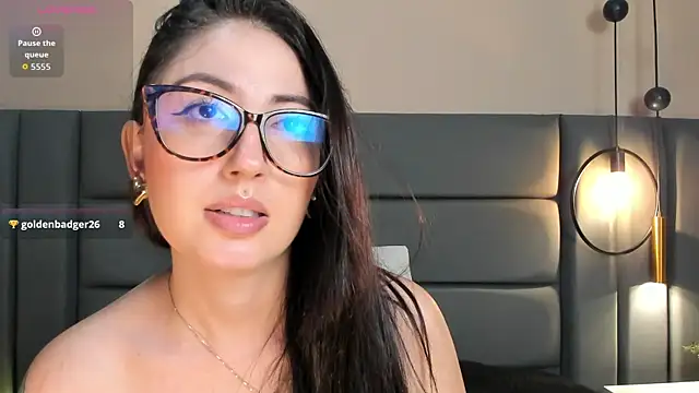 Snapshot of Emilywatsonn chatting on 14, 6, 2026 Emilywatsonn online show from 14, 6, 2026