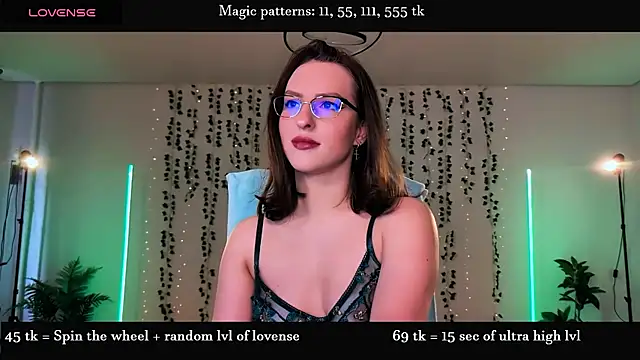 Snapshot of Alicia_x_art chatting on 31, 5, 2026 Alicia x art online show from 31, 5, 2026