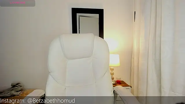Snapshot of BetzabethHomud0 chatting on 14, 11, 2025 BetzabethHomud0 online show from 14, 11, 2025
