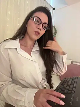 Snapshot of Amelia_Rouse chatting on 20, 6, 2026 Amelia Rouse online show from 20, 6, 2026