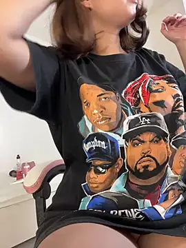 Lia sex69 online show from 18, 2, 2025