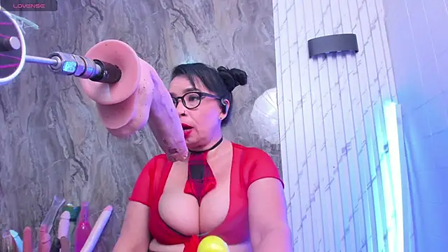 Snapshot of annie_wigg chatting on 24, 11, 2025 annie wigg online show from 24, 11, 2025