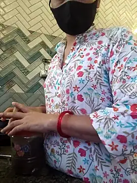 Snapshot of Aaradhya chatting on 12, 7, 2026 Aaradhya online show from 12, 7, 2026