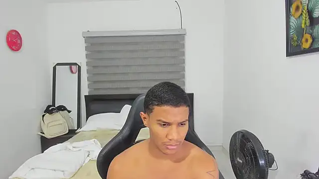 Snapshot of corzoethan chatting on 20, 4, 2026 corzoethan online show from 20, 4, 2026