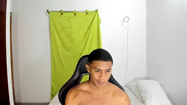 Snapshot of corzoethan chatting on 24, 4, 2026 corzoethan online show from 24, 4, 2026
