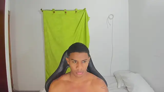 Snapshot of corzoethan chatting on 26, 4, 2026 corzoethan online show from 26, 4, 2026