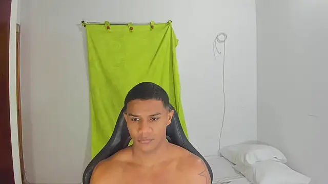 Snapshot of corzoethan chatting on 27, 4, 2026 corzoethan online show from 27, 4, 2026