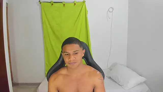 Snapshot of corzoethan chatting on 1, 5, 2026 corzoethan online show from 1, 5, 2026