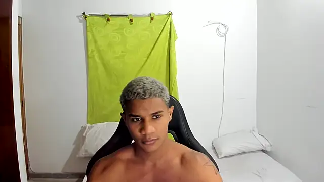 Snapshot of corzoethan chatting on 29, 5, 2026 corzoethan online show from 29, 5, 2026