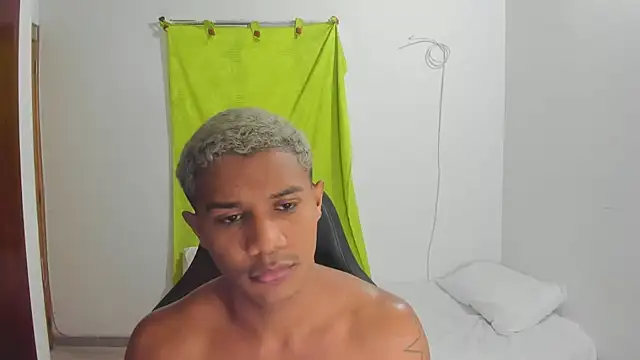 Snapshot of corzoethan chatting on 1, 6, 2026 corzoethan online show from 1, 6, 2026