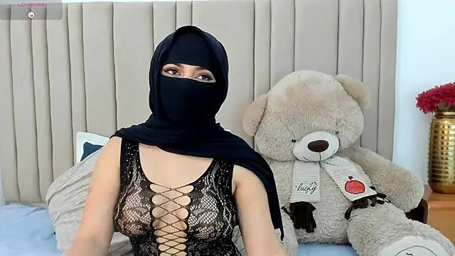 Snapshot of izadii chatting on 4, 5, 2026 izadii online show from 4, 5, 2026