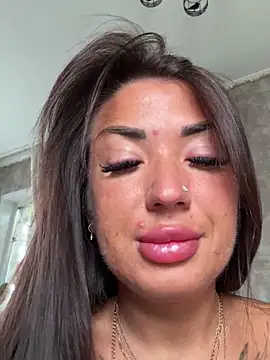 Snapshot of RuslanaXX chatting on 21, 9, 2025 RuslanaXX online show from 21, 9, 2025