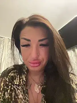 Snapshot of RuslanaXX chatting on 3, 10, 2025 RuslanaXX online show from 3, 10, 2025