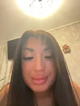 Snapshot of RuslanaXX chatting on 10, 11, 2025 RuslanaXX online show from 10, 11, 2025