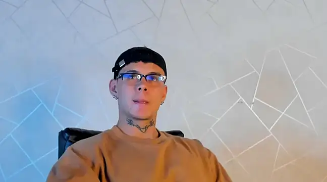 Snapshot of NoahhBrown chatting on 31, 12, 2024 NoahhBrown online show from 31, 12, 2024