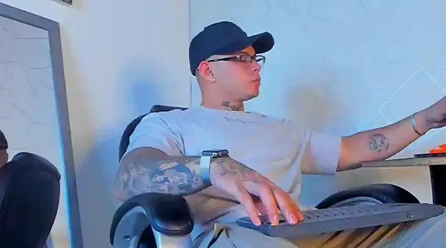 Snapshot of NoahhBrown chatting on 1, 2, 2025 NoahhBrown online show from 1, 2, 2025