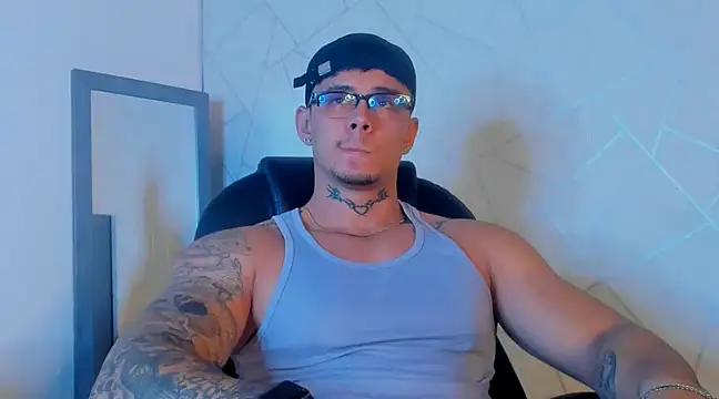 Snapshot of NoahhBrown chatting on 13, 2, 2025 NoahhBrown online show from 13, 2, 2025