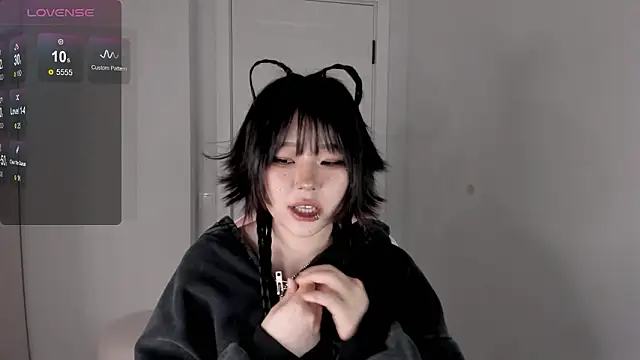 hee young11 online show from 3, 3, 2026