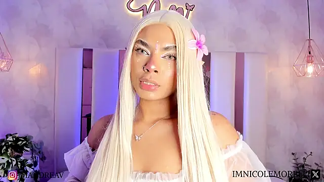 Snapshot of Nicolemorelli2 chatting on 15, 2, 2025 Nicolemorelli2 online show from 15, 2, 2025
