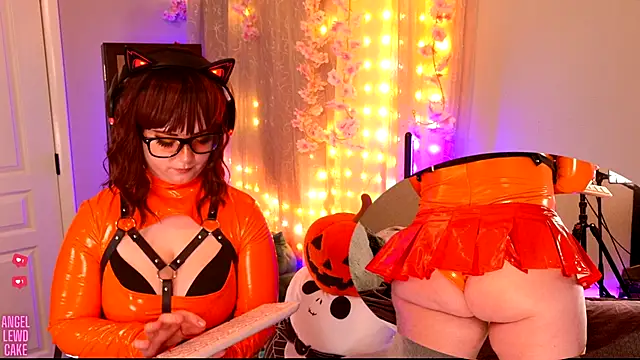 Angel-Lewd-Cake online show from 19, 10, 2025
