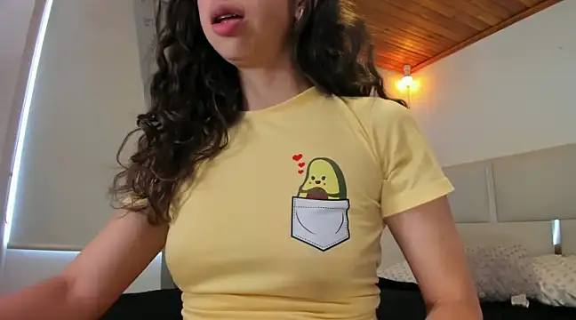 Snapshot of tierra_n chatting on 21, 2, 2025 tierra n online show from 21, 2, 2025