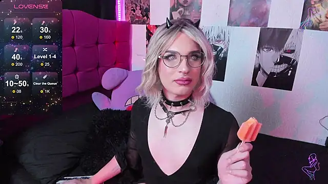 Snapshot of Violetx_moon chatting on 10, 2, 2026 Violetx moon online show from 10, 2, 2026