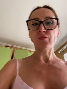 LauraDavis online show from 11, 7, 2026