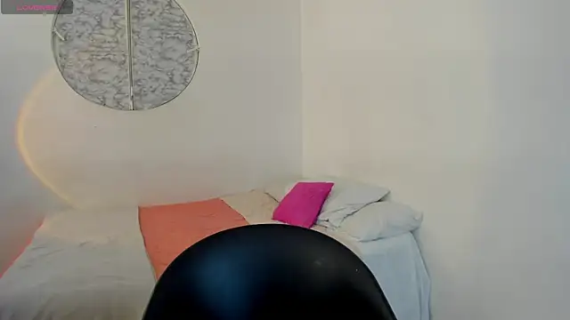 IsabelaVanegas  online show from 10, 1, 2026