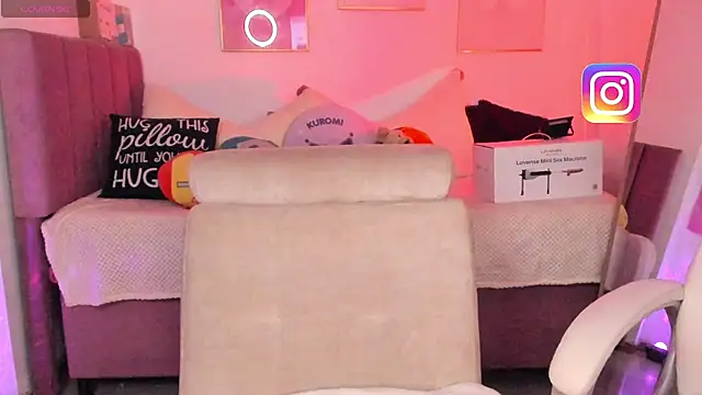 Snapshot of Hinataw33d01 chatting on 6, 11, 2025 Hinataw33d01 online show from 6, 11, 2025