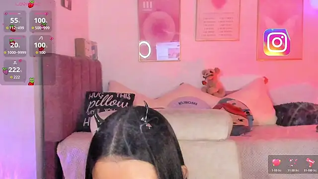 Snapshot of Hinataw33d01 chatting on 23, 11, 2025 Hinataw33d01 online show from 23, 11, 2025