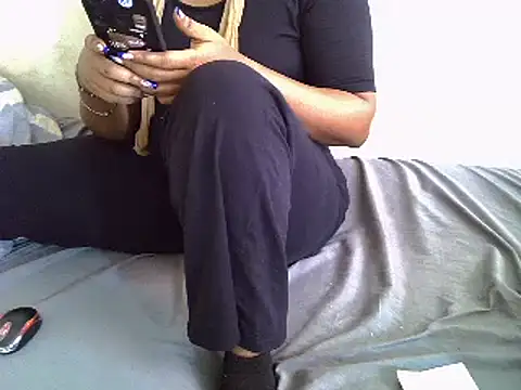 Snapshot of Crystal__Gee chatting on 12, 3, 2025 Crystal Gee online show from 12, 3, 2025