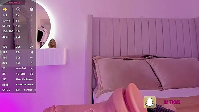 sarah-bonneth online show from 11, 2, 2025