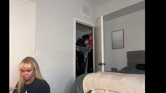 ElenaErickson online show from 5, 4, 2026