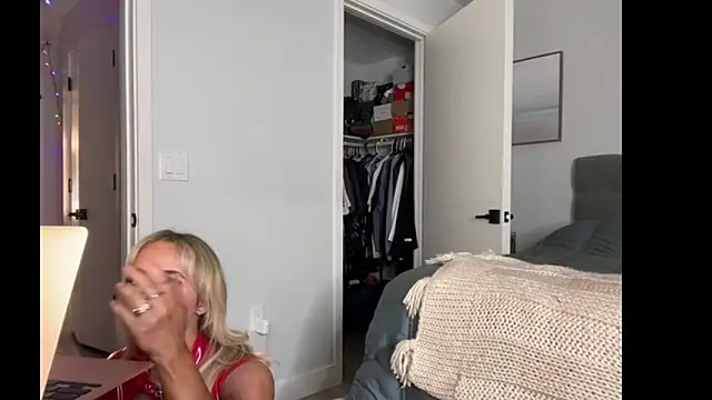 Snapshot of ElenaErickson chatting on 14, 7, 2026 ElenaErickson online show from 14, 7, 2026